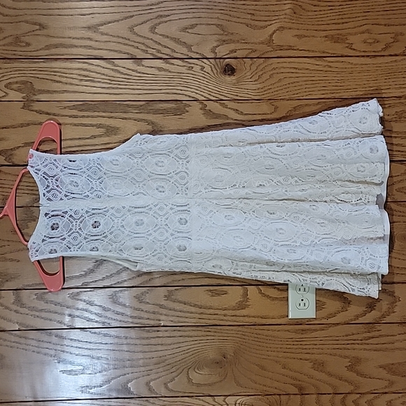 NWT Cream Lace Dress - Picture 5 of 8